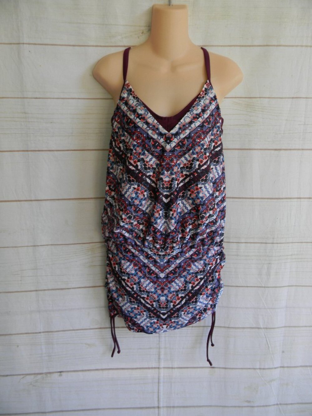 ATHLETA PURPLE/ORANGE/BLUE GEO PRINT RUCHED TIE SIDE SWIM DRESS W/BRA SZ 36B/C